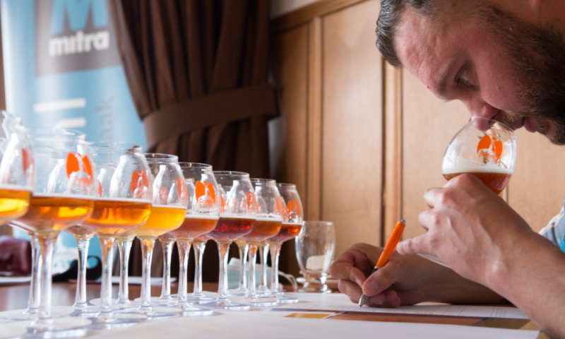 Bier proeven tijdens de Dutch Beer Challenge - Bart Van der Perre